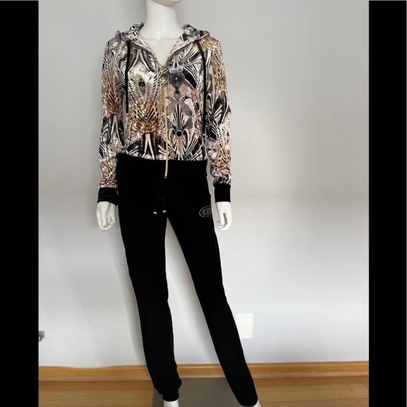 NWT WOMEN VELOUR TRACKSUIT 2PC SET HOODED JACKET/BLACK‎ PANTS LOUNGEWEAR JOGGERS - Picture 9 of 9